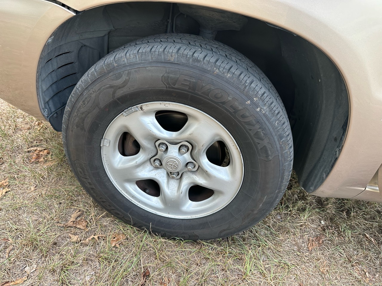 Toyota Highlander wheel and tire