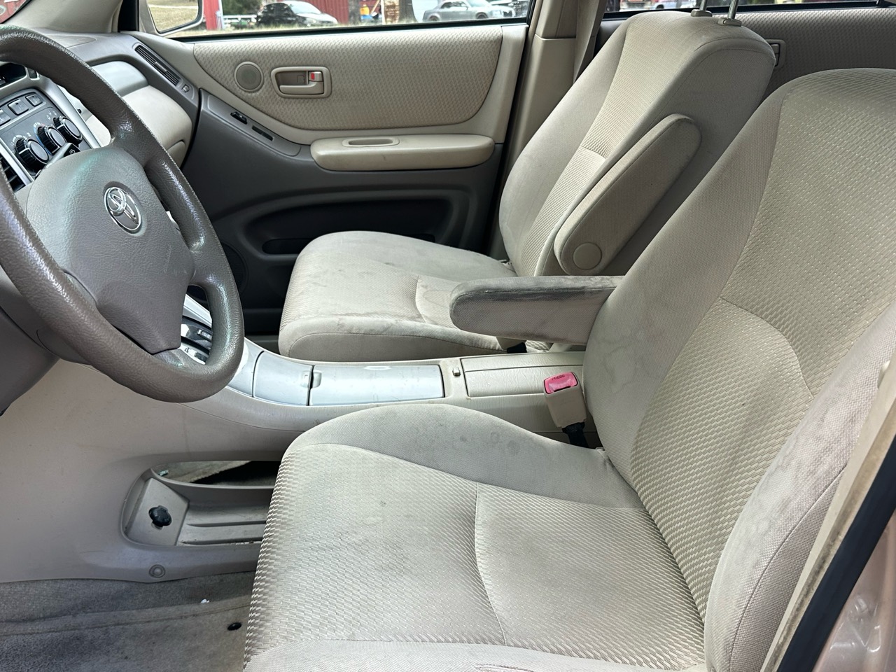 Toyota Highlander front seats