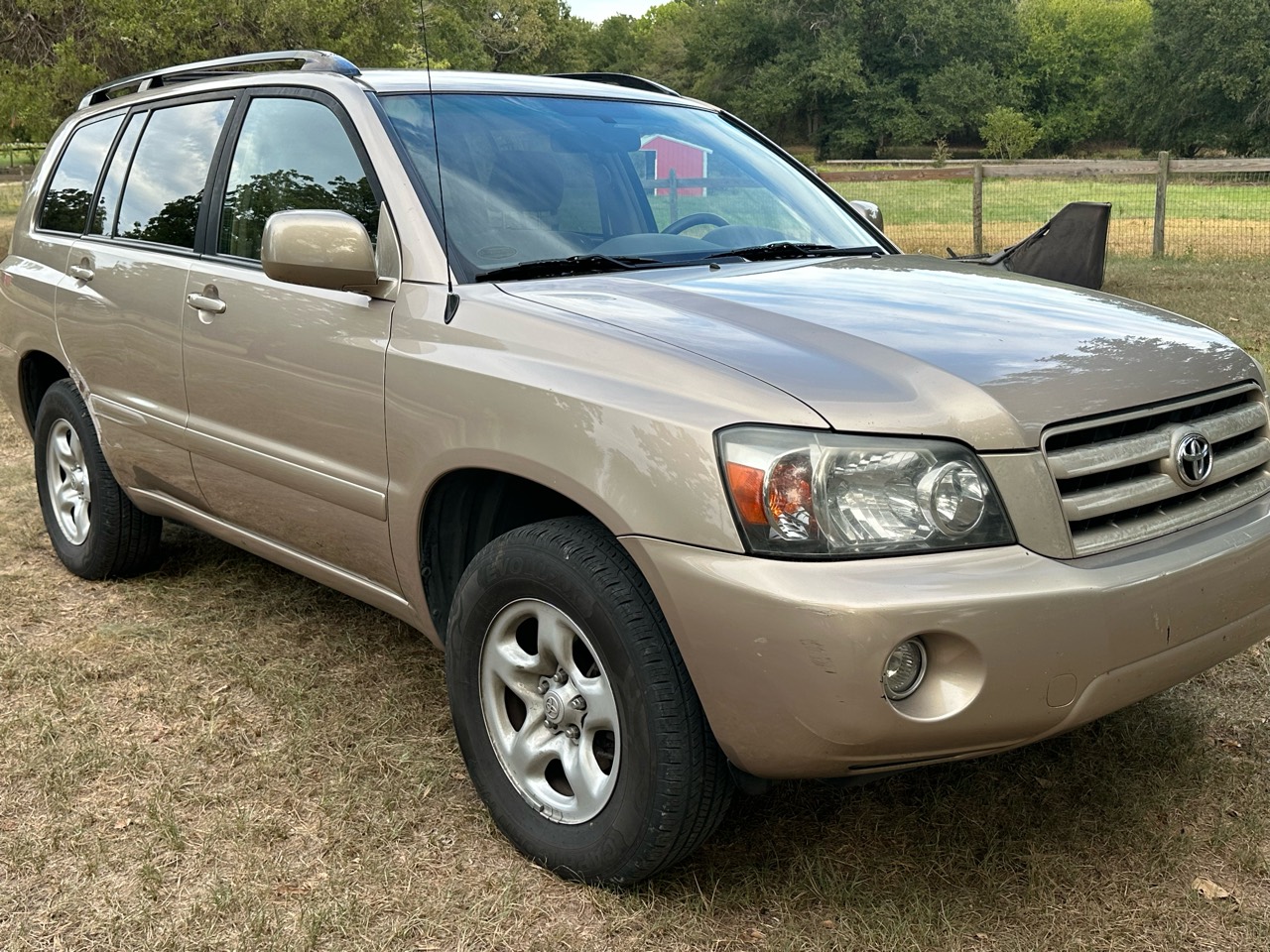 Toyota Highlander exterior angle