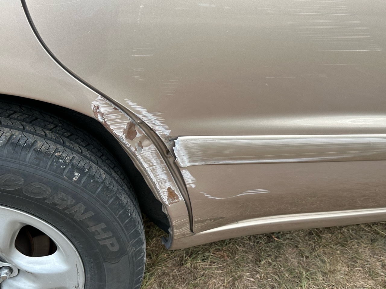 Toyota Highlander disclosed cosmetic body damage