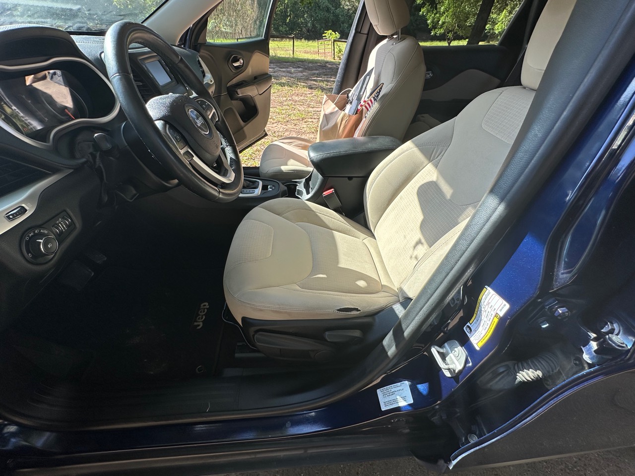2016 Jeep Cherokee Limited driver seat condition