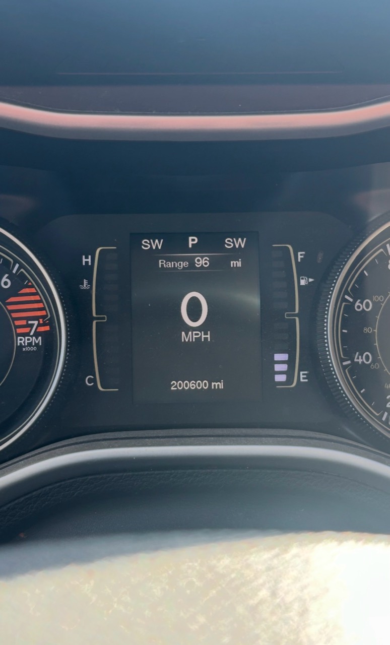 2016 Jeep Cherokee Limited odometer showing 200600 miles